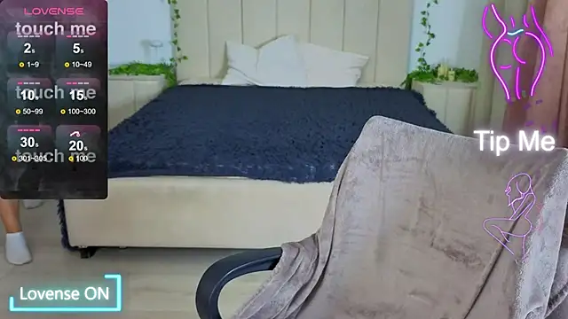 baby  kim online show from 10-30-25, 05:13