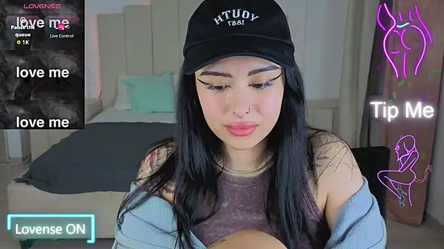 Snapshot of baby__kim chatting on 12-21-25, 02:57 baby kim online show from 12-21-25, 02:57