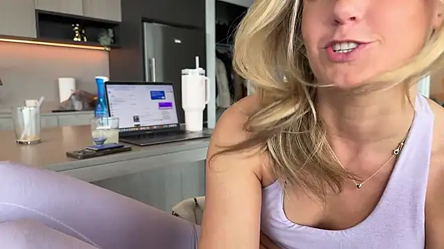 Snapshot of Graciemae_baexx chatting on 02-27-25, 09:25 Graciemae baexx online show from 02-27-25, 09:25