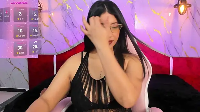 Snapshot of estrella_bigboobs14 chatting on 12-22-25, 10:45 estrella bigboobs14 online show from 12-22-25, 10:45