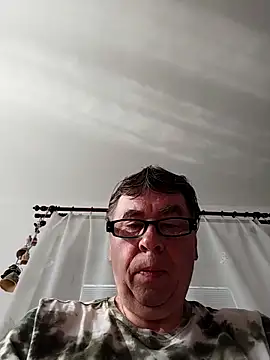 Snapshot of Lisak951 chatting on 04-27-26, 06:00 Lisak951 online show from 04-27-26, 06:00