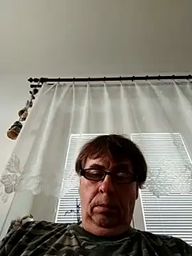 Snapshot of Lisak951 chatting on 06-01-26, 03:25 Lisak951 online show from 06-01-26, 03:25