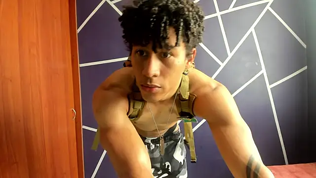 Snapshot of Pendragon1224 chatting on 12-29-24, 04:08 Pendragon1224 online show from 12-29-24, 04:08