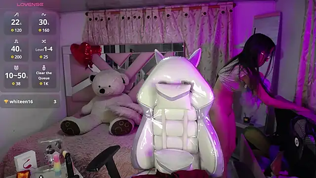 Mia Fischer online show from 02-25-25, 02:58