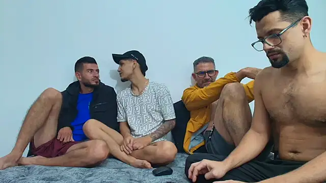 Snapshot of Benjamin_show chatting on 11-26-25, 03:07 Benjamin show online show from 11-26-25, 03:07