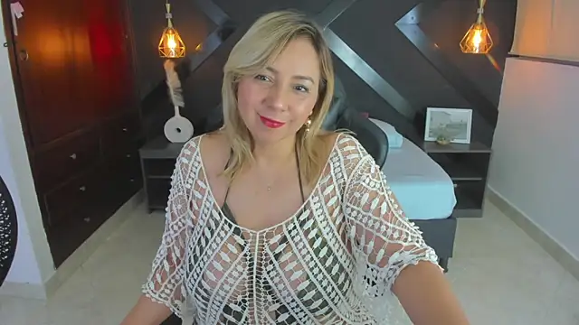 Snapshot of andre_soto_ chatting on 09-18-25, 02:13 andre soto online show from 09-18-25, 02:13