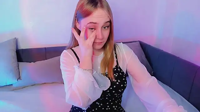 LianaBright online show from 01-31-25, 05:51