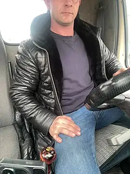 Snapshot of AlexGWoW chatting on 01-24-25, 11:15 AlexGWoW online show from 01-24-25, 11:15