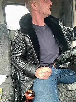 Snapshot of AlexGWoW chatting on 01-26-25, 10:23 AlexGWoW online show from 01-26-25, 10:23