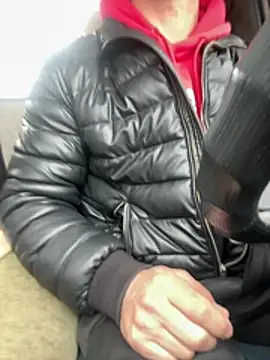 Snapshot of AlexGWoW chatting on 04-07-26, 07:09 AlexGWoW online show from 04-07-26, 07:09