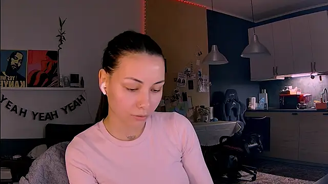 valorant girl online show from 02-12-26, 02:56