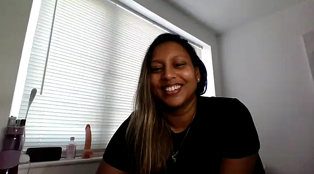 Snapshot of TEMPTING-TAMMY chatting on 03-05-25, 01:17 TEMPTING-TAMMY online show from 03-05-25, 01:17