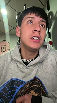 Snapshot of Stiven_017 chatting on 02-05-26, 02:16 Stiven 017 online show from 02-05-26, 02:16