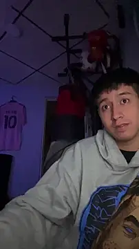 Snapshot of Stiven_017 chatting on 02-19-26, 12:28 Stiven 017 online show from 02-19-26, 12:28