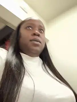 Snapshot of Insultedbalceni chatting on 02-23-26, 03:15 Insultedbalceni online show from 02-23-26, 03:15