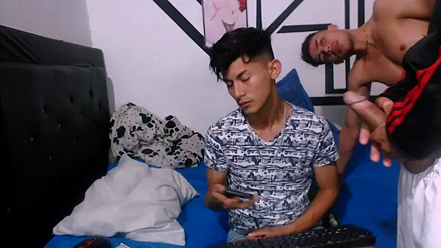 Snapshot of badssboys_always chatting on 12-03-24, 05:31 badssboys always online show from 12-03-24, 05:31