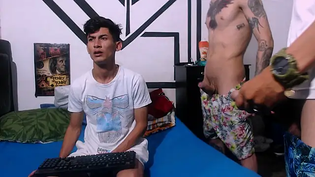 Snapshot of badssboys_always chatting on 12-20-24, 05:25 badssboys always online show from 12-20-24, 05:25