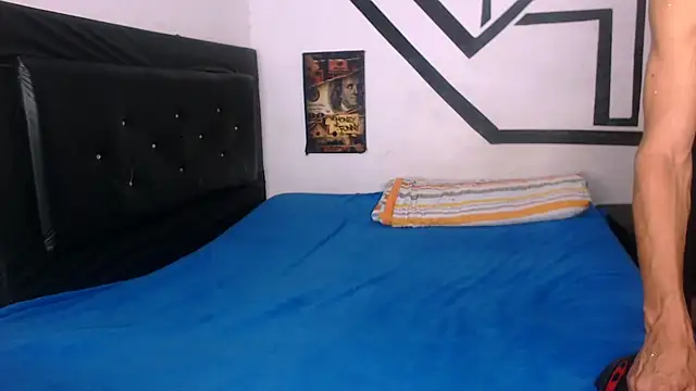 Snapshot of badssboys_always chatting on 12-27-24, 04:15 badssboys always online show from 12-27-24, 04:15