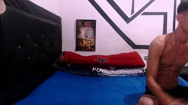 Snapshot of badssboys_always chatting on 01-04-25, 07:13 badssboys always online show from 01-04-25, 07:13