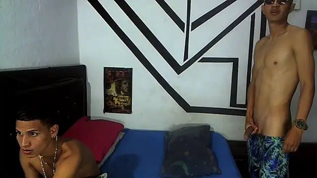 Snapshot of badssboys_always chatting on 01-17-25, 04:49 badssboys always online show from 01-17-25, 04:49