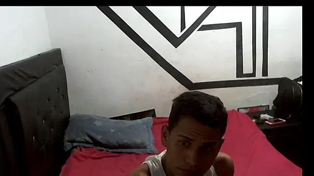 Snapshot of badssboys_always chatting on 01-27-25, 01:30 badssboys always online show from 01-27-25, 01:30