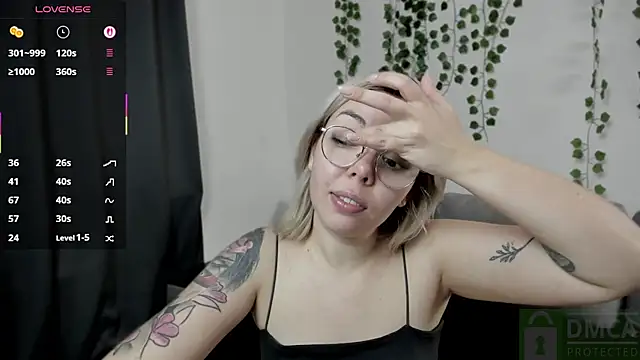 whoa-hoa-hoa-hoa-hoa online show from 10-08-25, 09:01