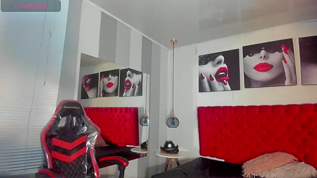 Snapshot of KENDER21_ chatting on 02-19-25, 12:33 KENDER21 online show from 02-19-25, 12:33