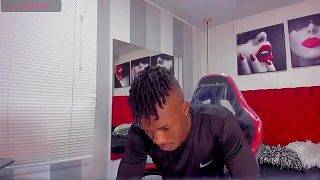 Snapshot of KENDER21_ chatting on 03-06-25, 01:14 KENDER21 online show from 03-06-25, 01:14