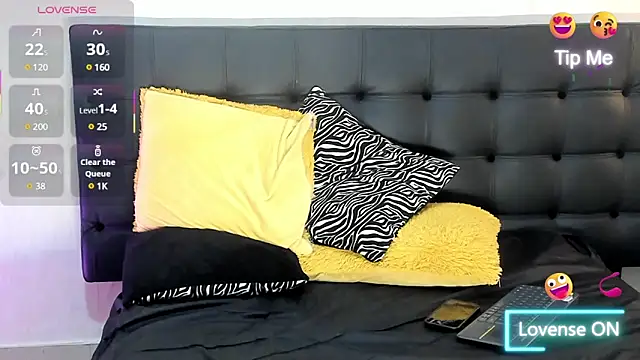 Snapshot of KENDER21_ chatting on 03-19-25, 06:46 KENDER21 online show from 03-19-25, 06:46