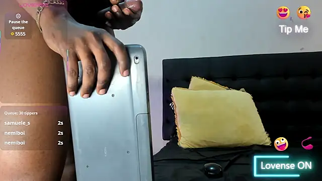 Snapshot of KENDER21_ chatting on 03-19-25, 09:49 KENDER21 online show from 03-19-25, 09:49