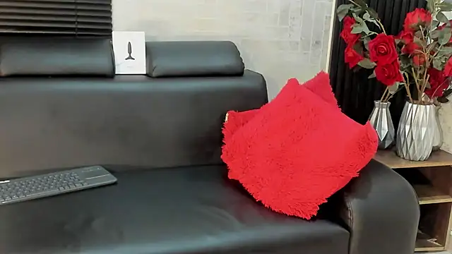 Snapshot of KENDER21_ chatting on 03-20-25, 06:52 KENDER21 online show from 03-20-25, 06:52