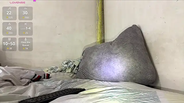 Snapshot of KENDER21_ chatting on 11-11-25, 03:39 KENDER21 online show from 11-11-25, 03:39