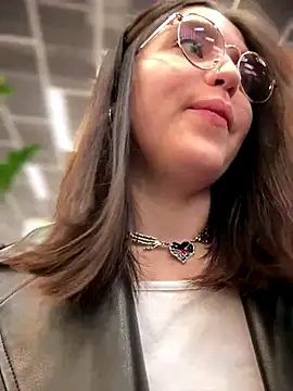 meow girl online show from 10-12-25, 10:03