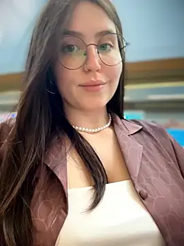 Snapshot of meow_girl chatting on 06-19-26, 11:03 meow girl online show from 06-19-26, 11:03