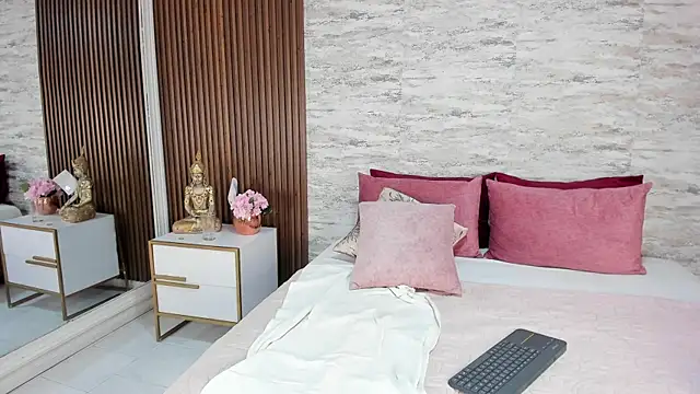 MadisonHunter2024 online show from 02-20-25, 01:46