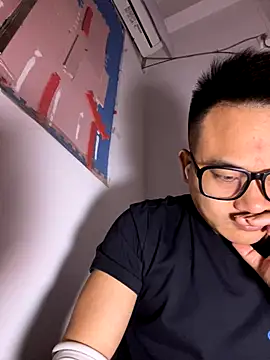 Snapshot of lixiaoshuai8 chatting on 11-03-25, 08:37 lixiaoshuai8 online show from 11-03-25, 08:37