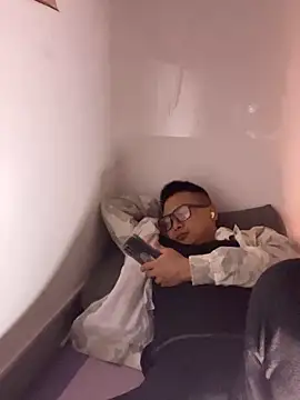 Snapshot of lixiaoshuai8 chatting on 11-19-25, 08:36 lixiaoshuai8 online show from 11-19-25, 08:36