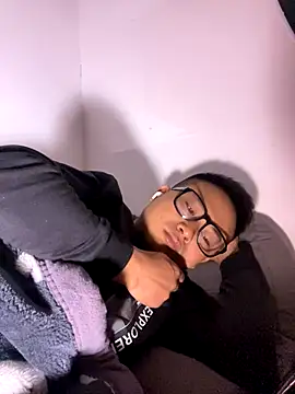 Snapshot of lixiaoshuai8 chatting on 11-21-25, 04:55 lixiaoshuai8 online show from 11-21-25, 04:55