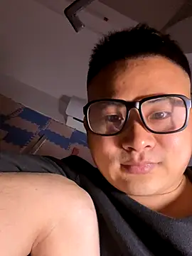 Snapshot of lixiaoshuai8 chatting on 12-03-25, 04:05 lixiaoshuai8 online show from 12-03-25, 04:05