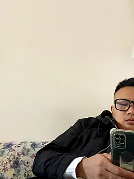 Snapshot of lixiaoshuai8 chatting on 12-04-25, 06:01 lixiaoshuai8 online show from 12-04-25, 06:01