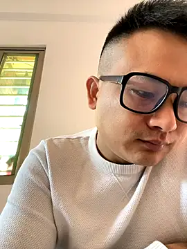 Snapshot of lixiaoshuai8 chatting on 12-05-25, 04:43 lixiaoshuai8 online show from 12-05-25, 04:43