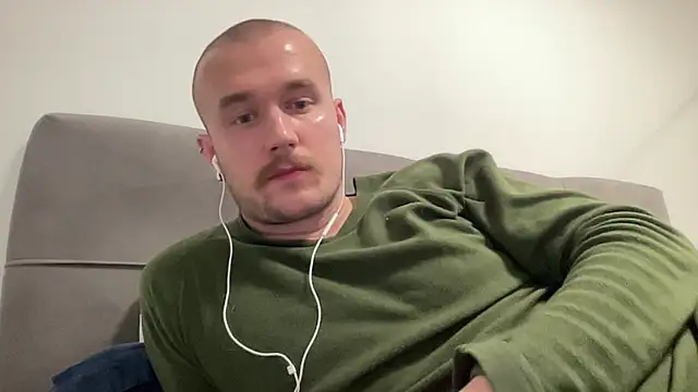 cute mark online show from 12-21-24, 05:40