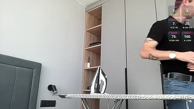 cute mark online show from 09-28-25, 11:15