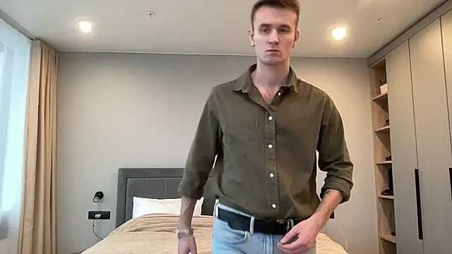 cute mark online show from 11-08-25, 12:16