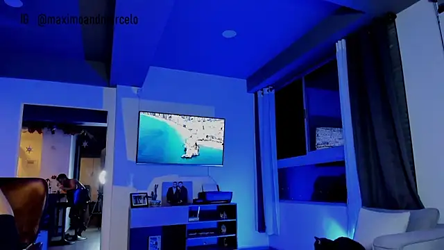 Maximo Marcelo online show from 01-08-25, 03:08