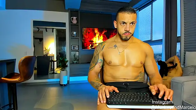 Maximo Marcelo online show from 02-12-25, 11:09