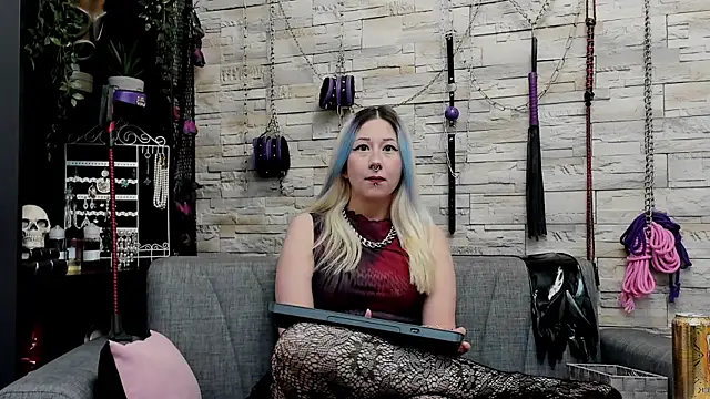 Snapshot of CruelMistress chatting on 01-19-26, 01:42 CruelMistress online show from 01-19-26, 01:42