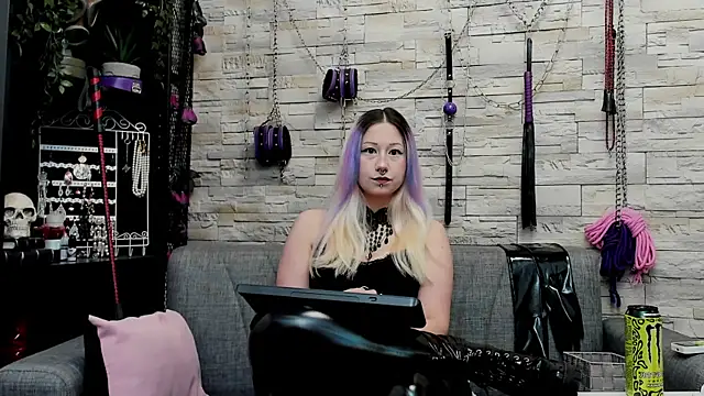 Snapshot of CruelMistress chatting on 02-16-26, 01:24 CruelMistress online show from 02-16-26, 01:24