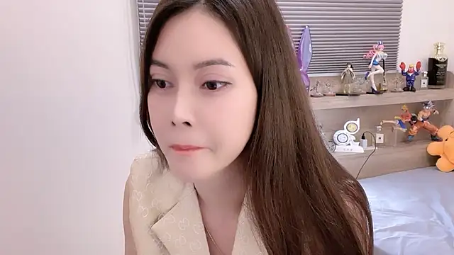 Zozo qq online show from 10-23-25, 01:10