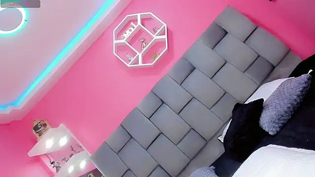 Shanelengel online show from 01-11-25, 08:43